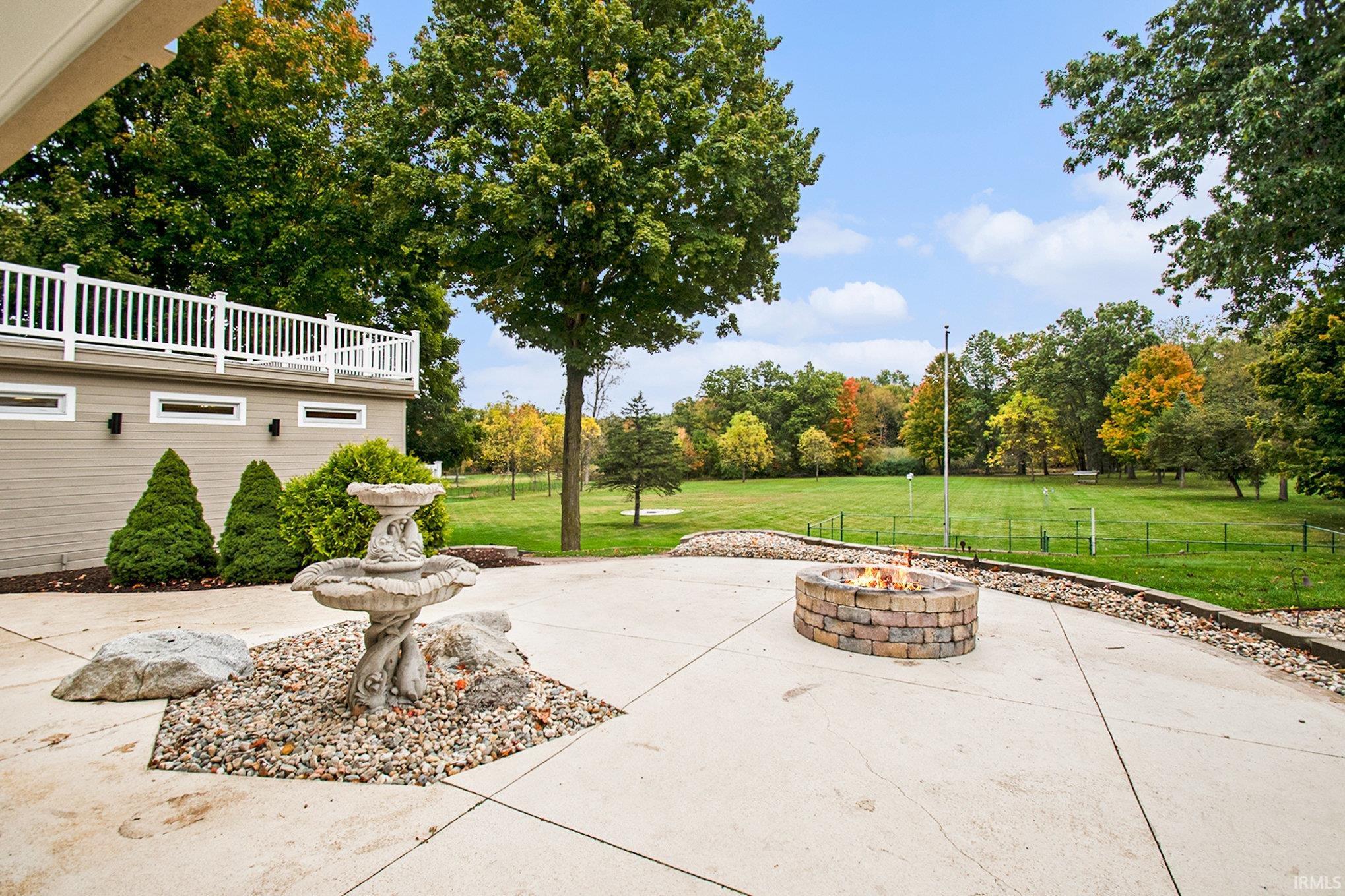 51354 Stratford Drive Elkhart IN 46514
