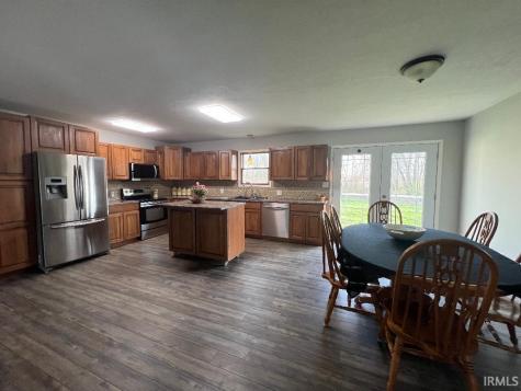 4740 E 600 S Road Gas City IN 46933