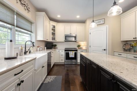 2047 W Blackberry Trail Warsaw IN 46580