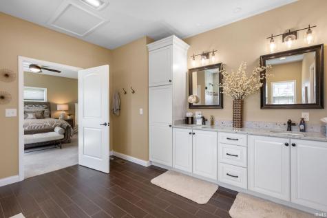 2047 W Blackberry Trail Warsaw IN 46580