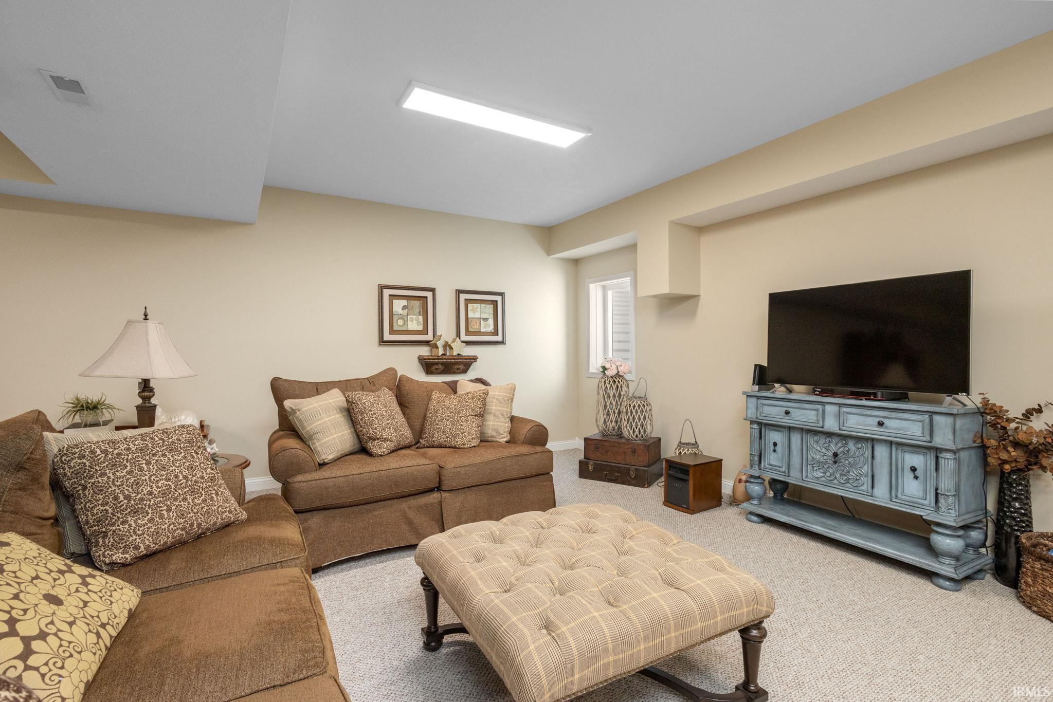 2047 W Blackberry Trail Warsaw IN 46580