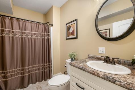 2047 W Blackberry Trail Warsaw IN 46580