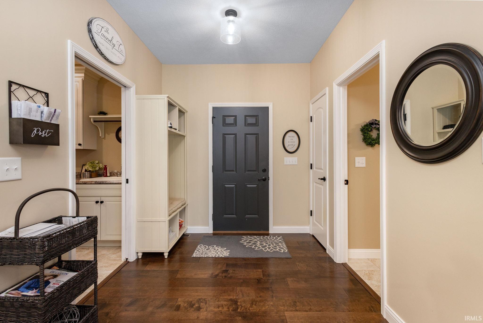 2047 W Blackberry Trail Warsaw IN 46580
