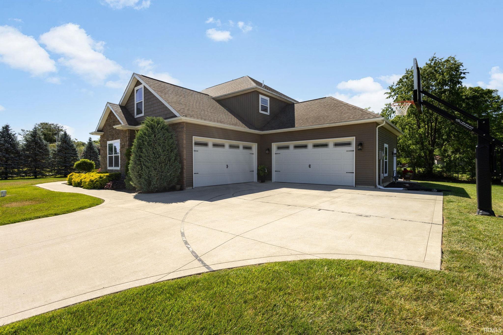 2047 W Blackberry Trail Warsaw IN 46580