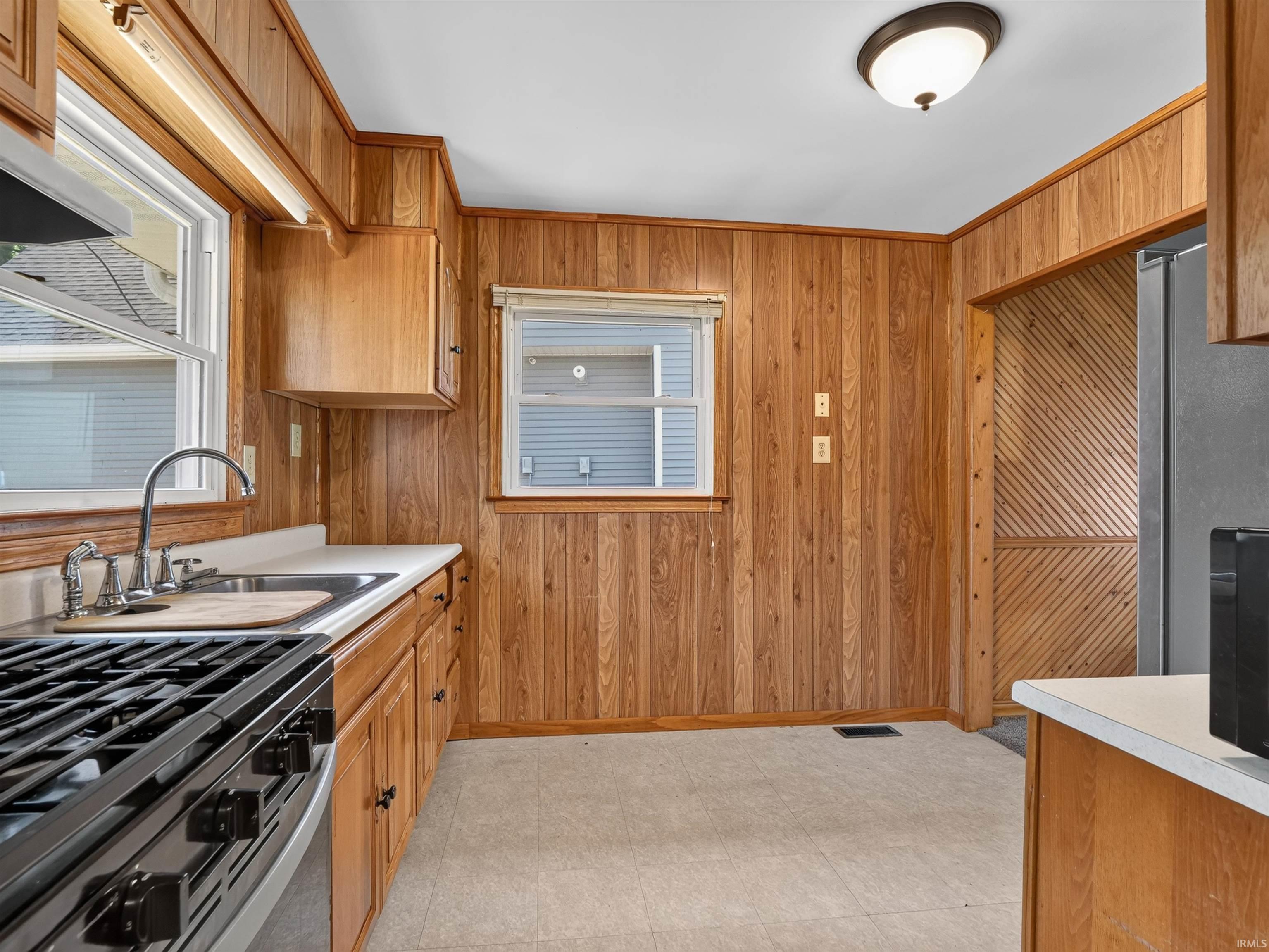 1913 Chapman Lake Drive Warsaw IN 46580