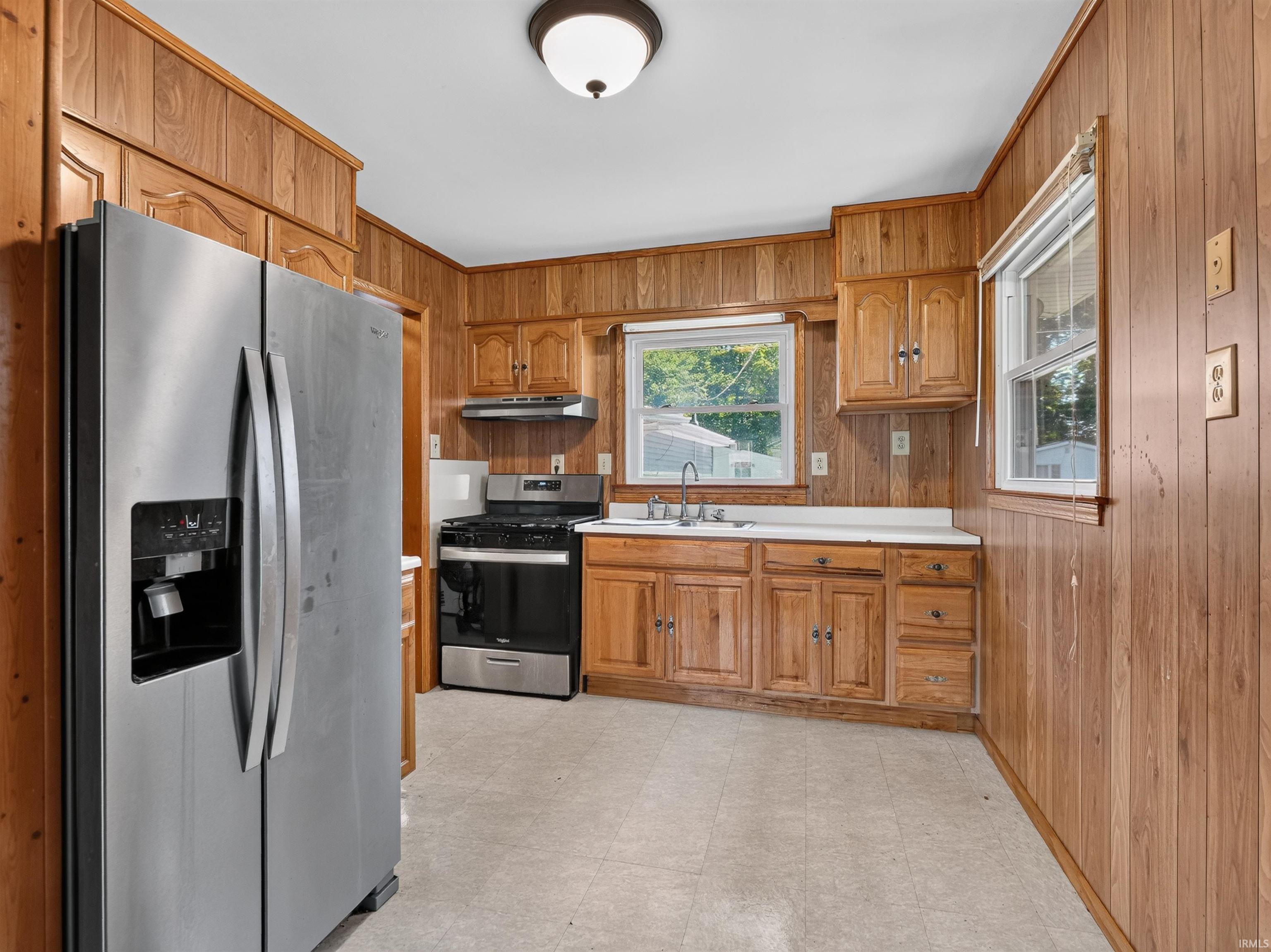 1913 Chapman Lake Drive Warsaw IN 46580