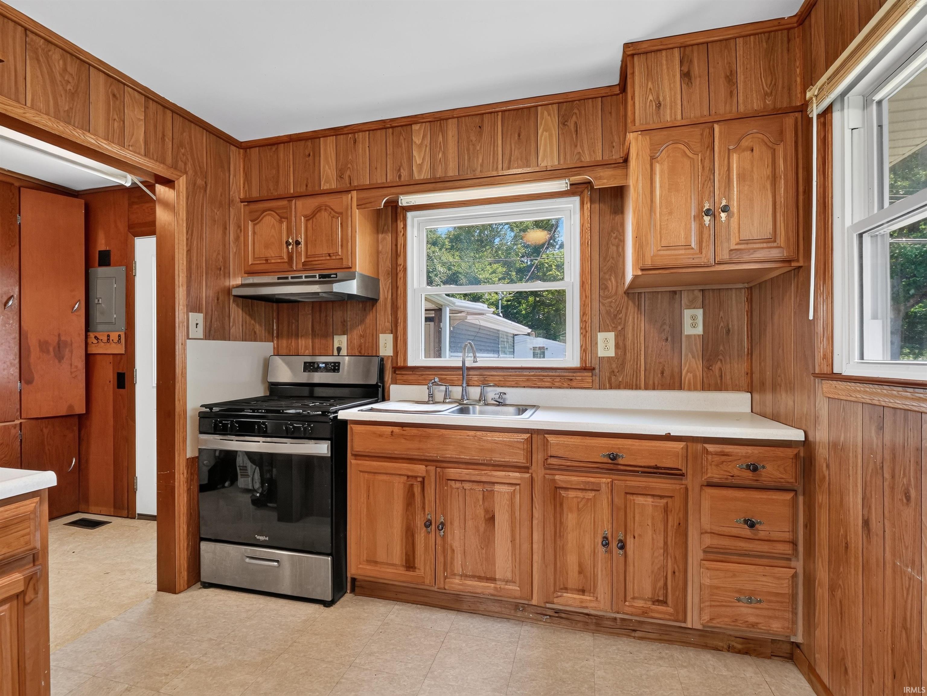 1913 Chapman Lake Drive Warsaw IN 46580