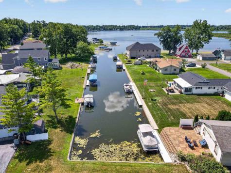 1913 Chapman Lake Drive Warsaw IN 46580