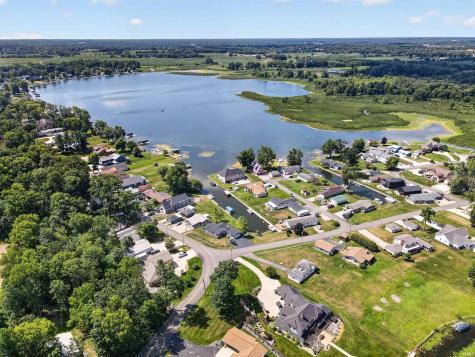 1913 Chapman Lake Drive Warsaw IN 46580