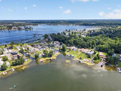 1913 Chapman Lake Drive Warsaw IN 46580