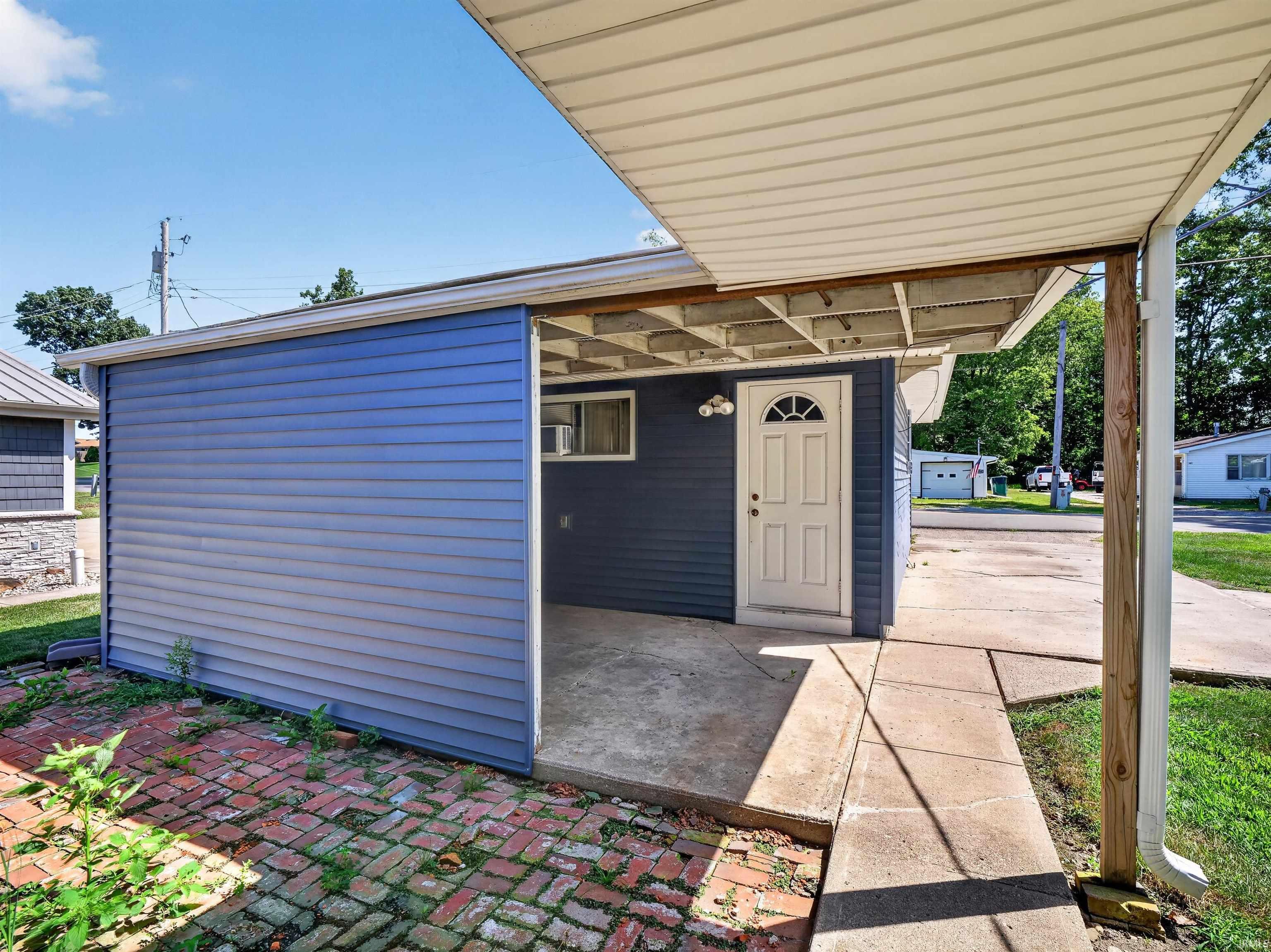 1913 Chapman Lake Drive Warsaw IN 46580