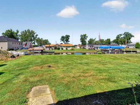 1913 Chapman Lake Drive Warsaw IN 46580