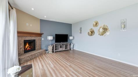 232 W Bay Bridge Court Columbia City IN 46725