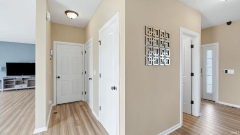 232 W Bay Bridge Court Columbia City IN 46725