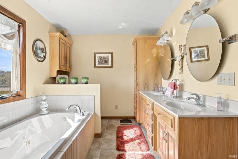 4116 S 350 W Road Hartford City IN 47348