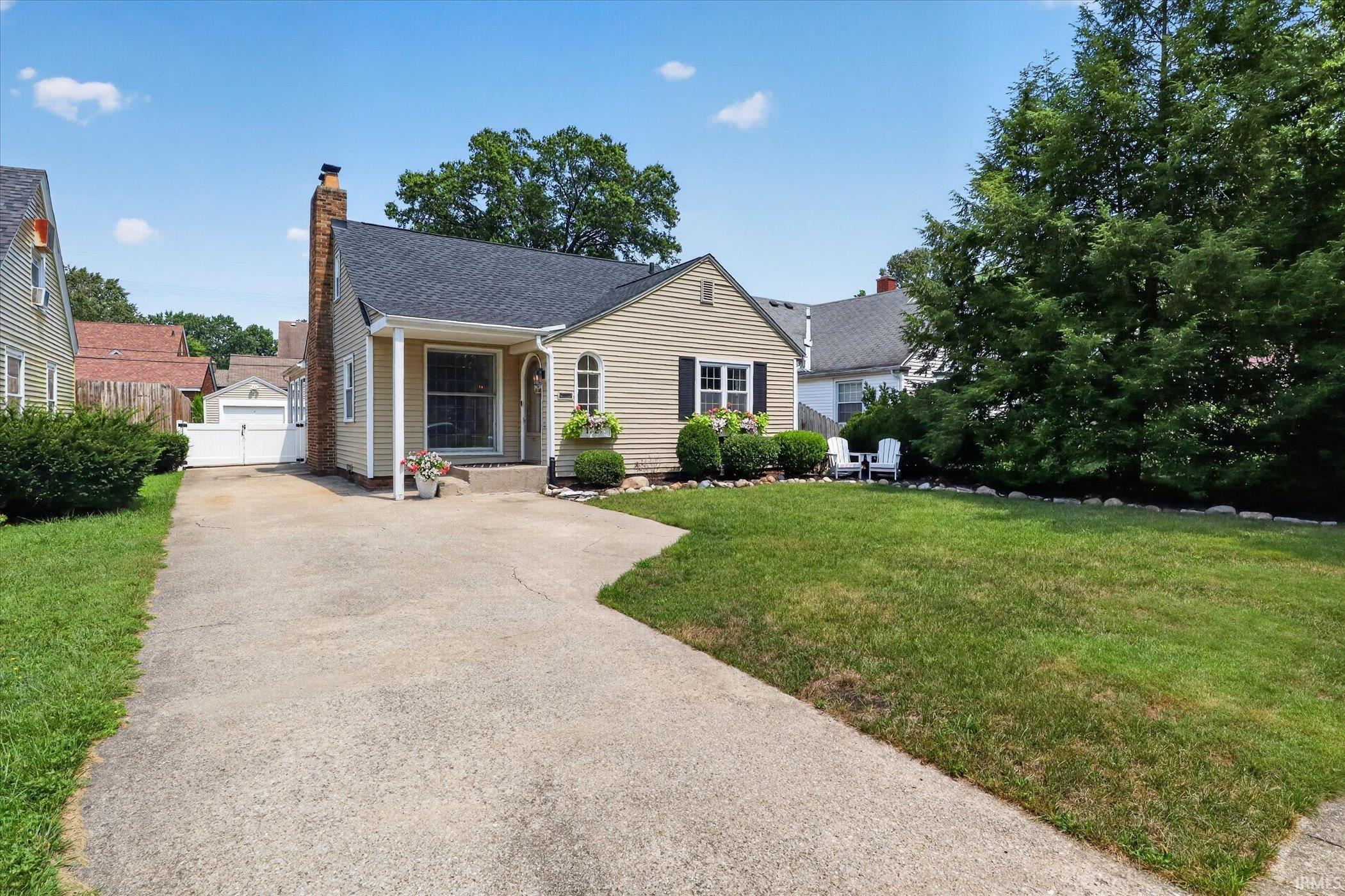 1727 Sunnymede Avenue South Bend IN 46615