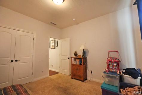 1332 Breezy Creek Drive Evansville IN 47720