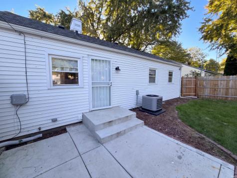 319 E Chippewa Avenue South Bend IN 46614