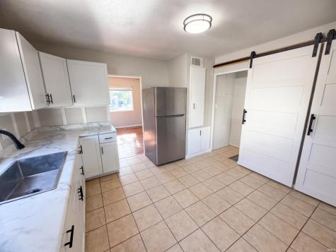 319 E Chippewa Avenue South Bend IN 46614