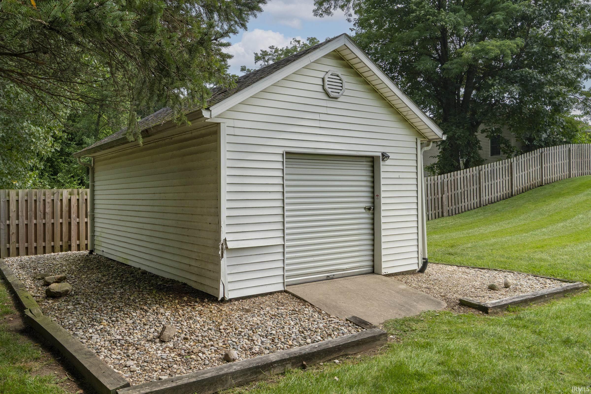 55543 Willowbend Boulevard Bristol IN 46507