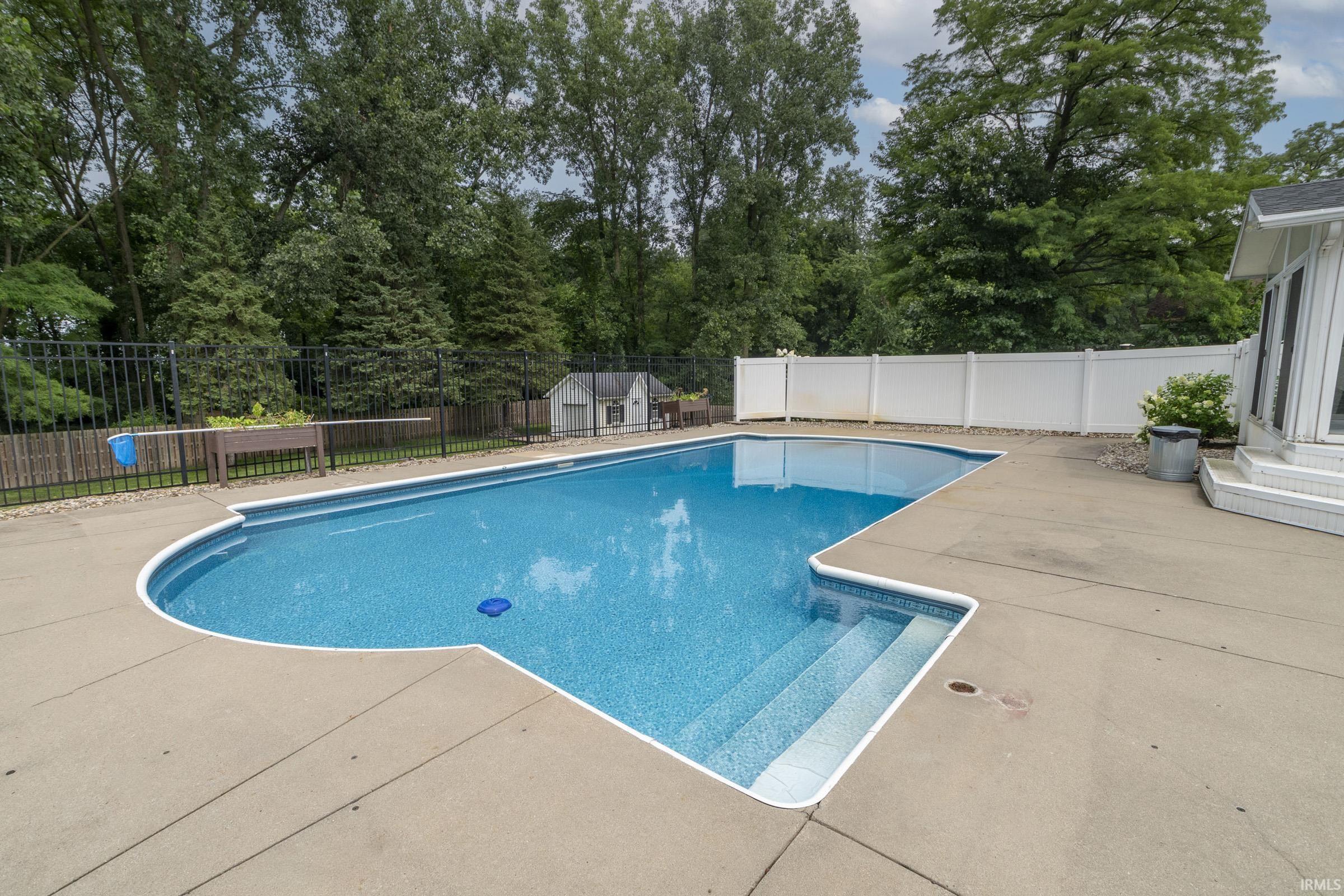 55543 Willowbend Boulevard Bristol IN 46507