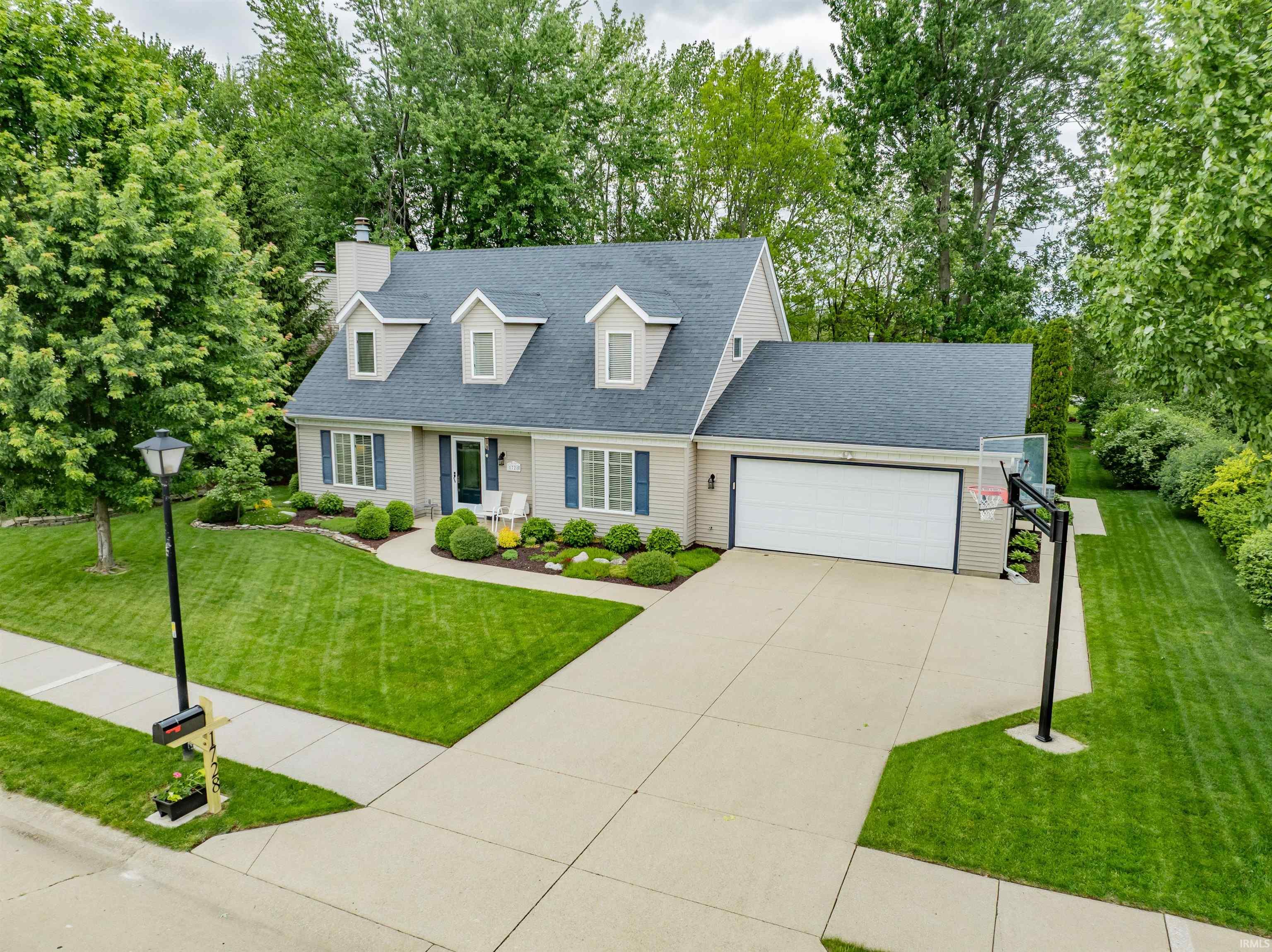 1728 Lakewood Drive Fort Wayne IN 46819