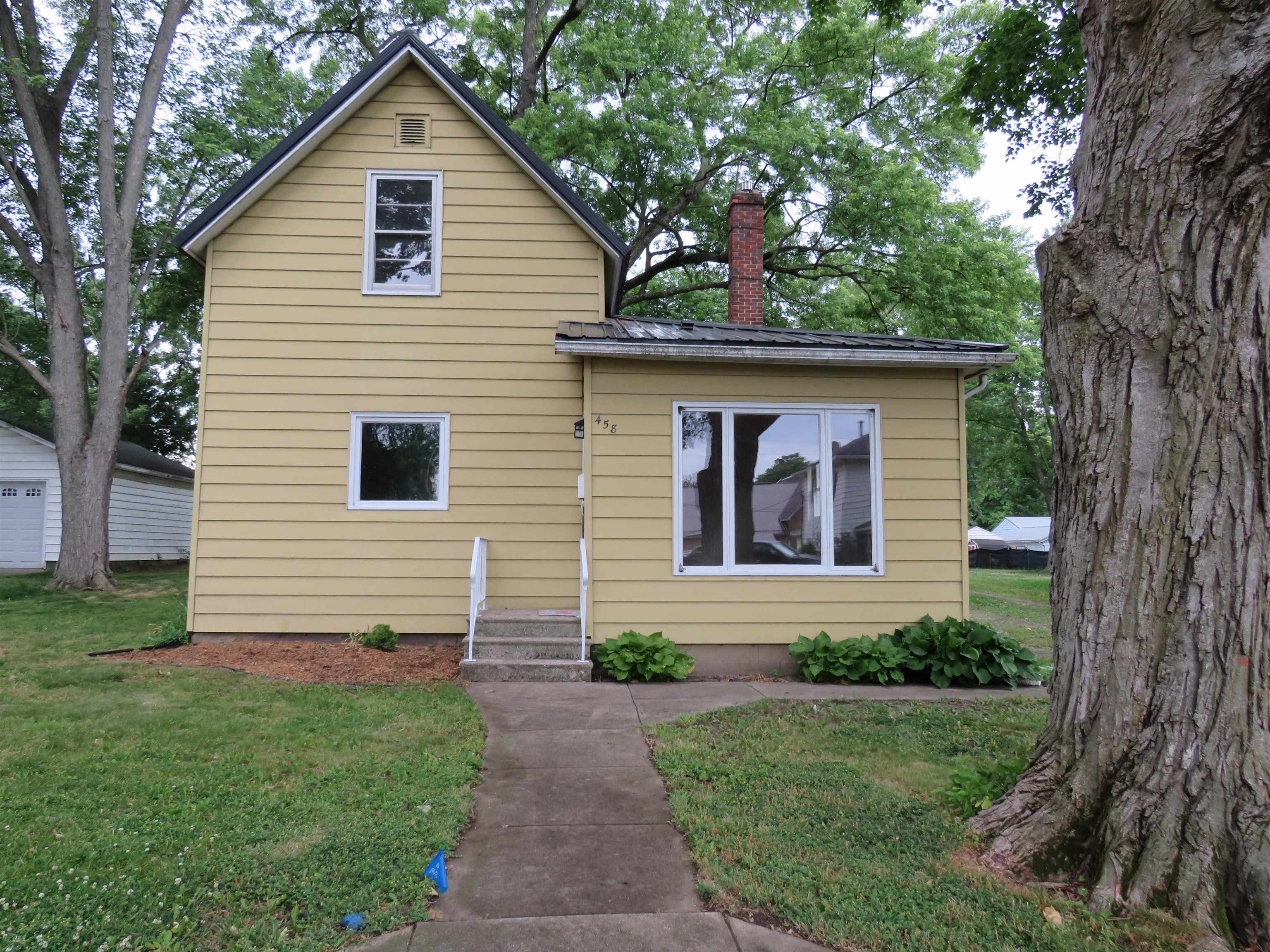 458 N Clark Street Nappanee IN 46550