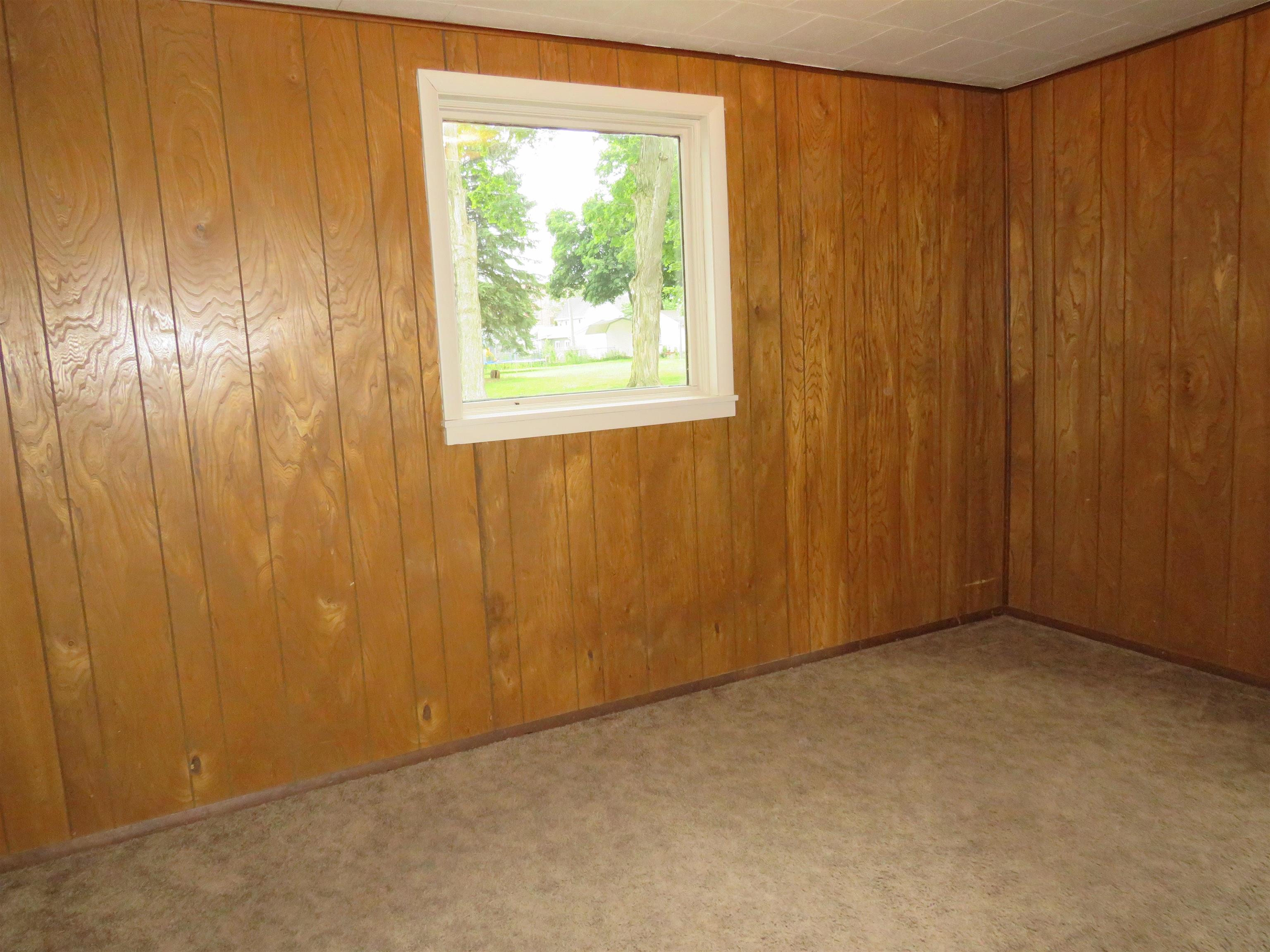 458 N Clark Street Nappanee IN 46550
