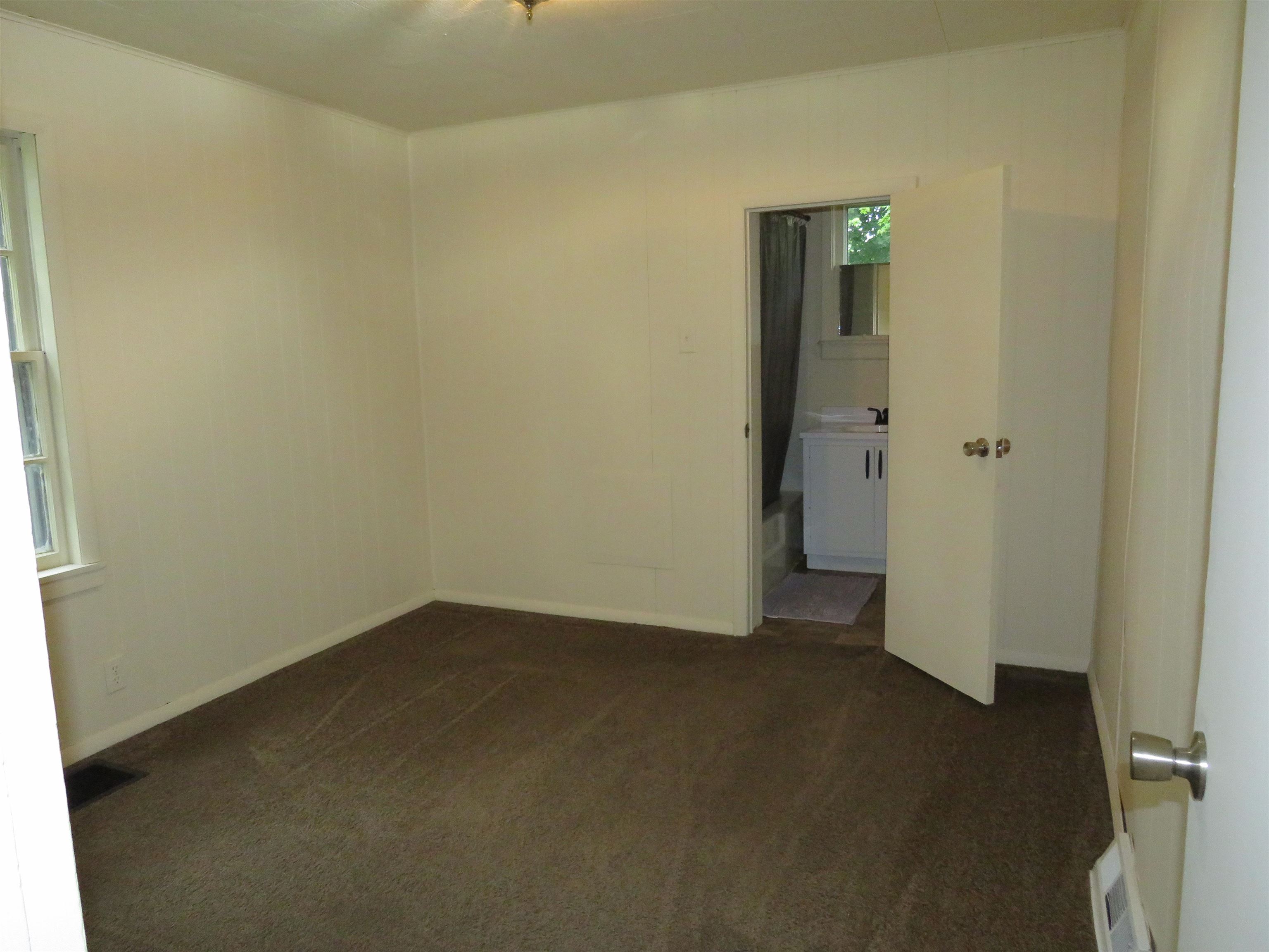 458 N Clark Street Nappanee IN 46550