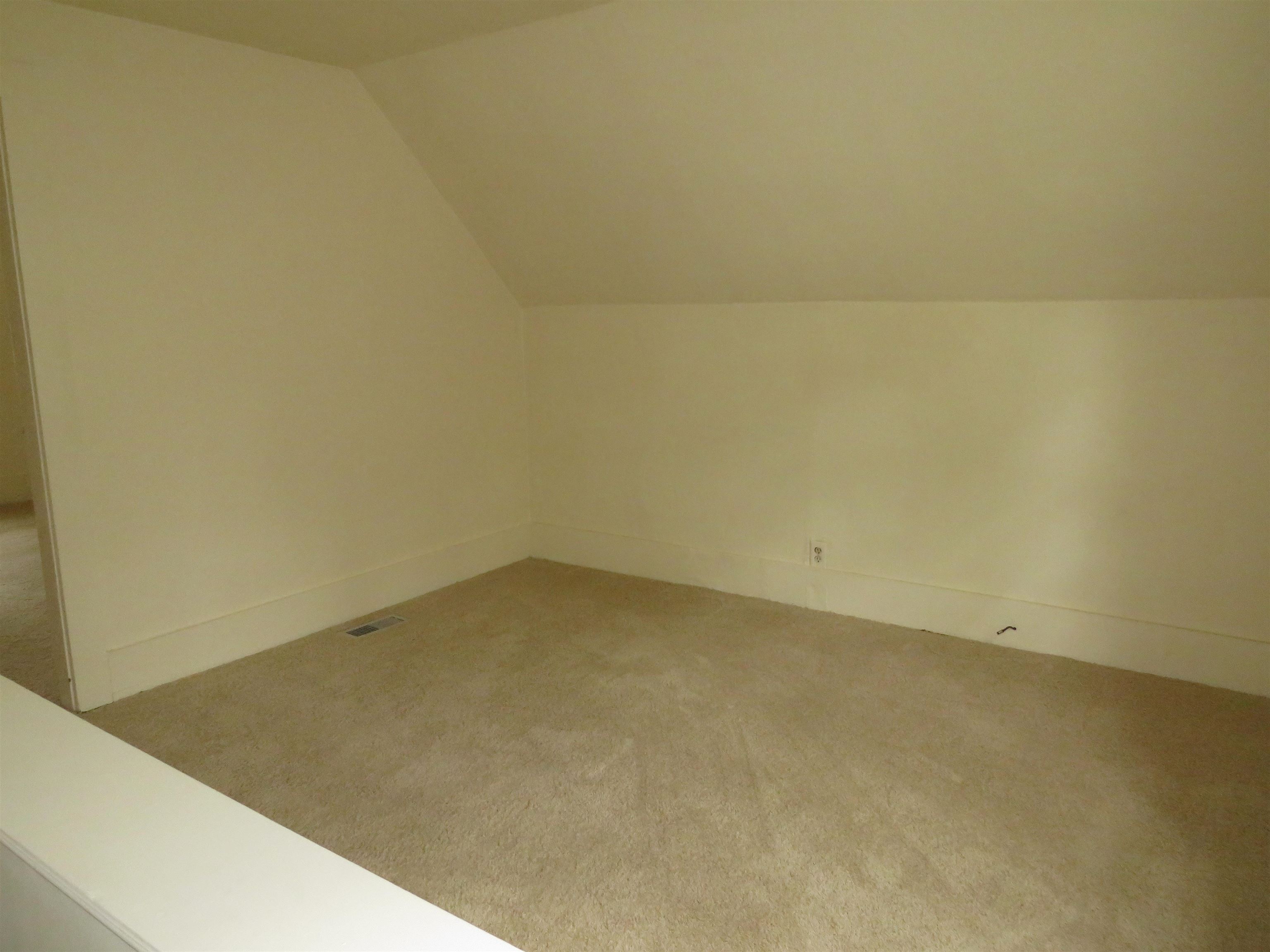 458 N Clark Street Nappanee IN 46550