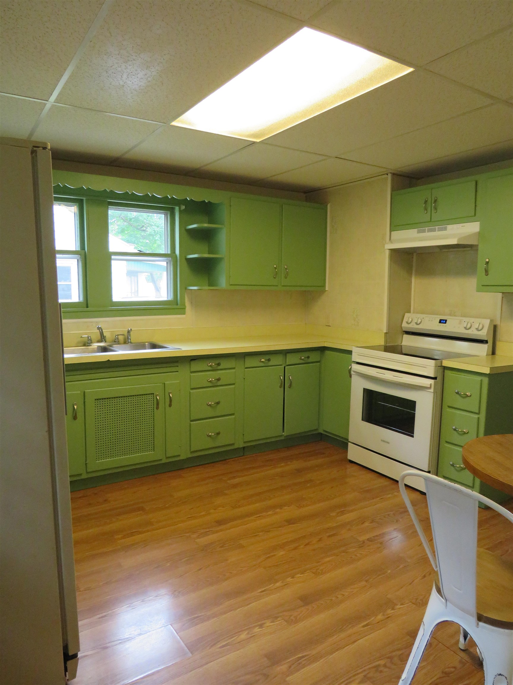 458 N Clark Street Nappanee IN 46550
