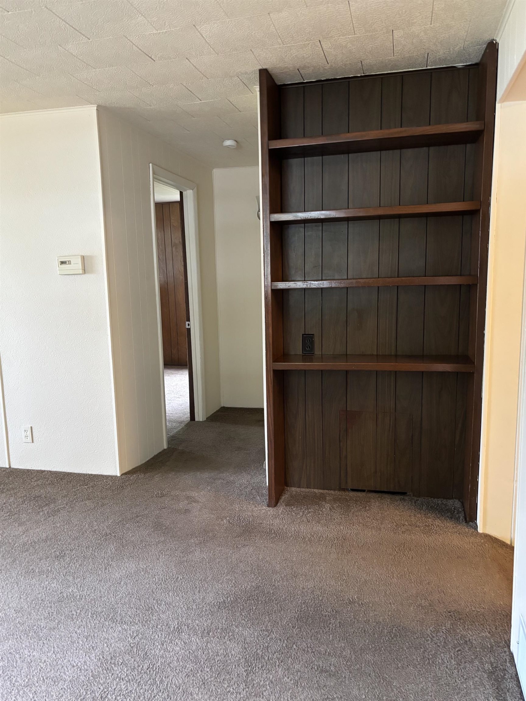 458 N Clark Street Nappanee IN 46550