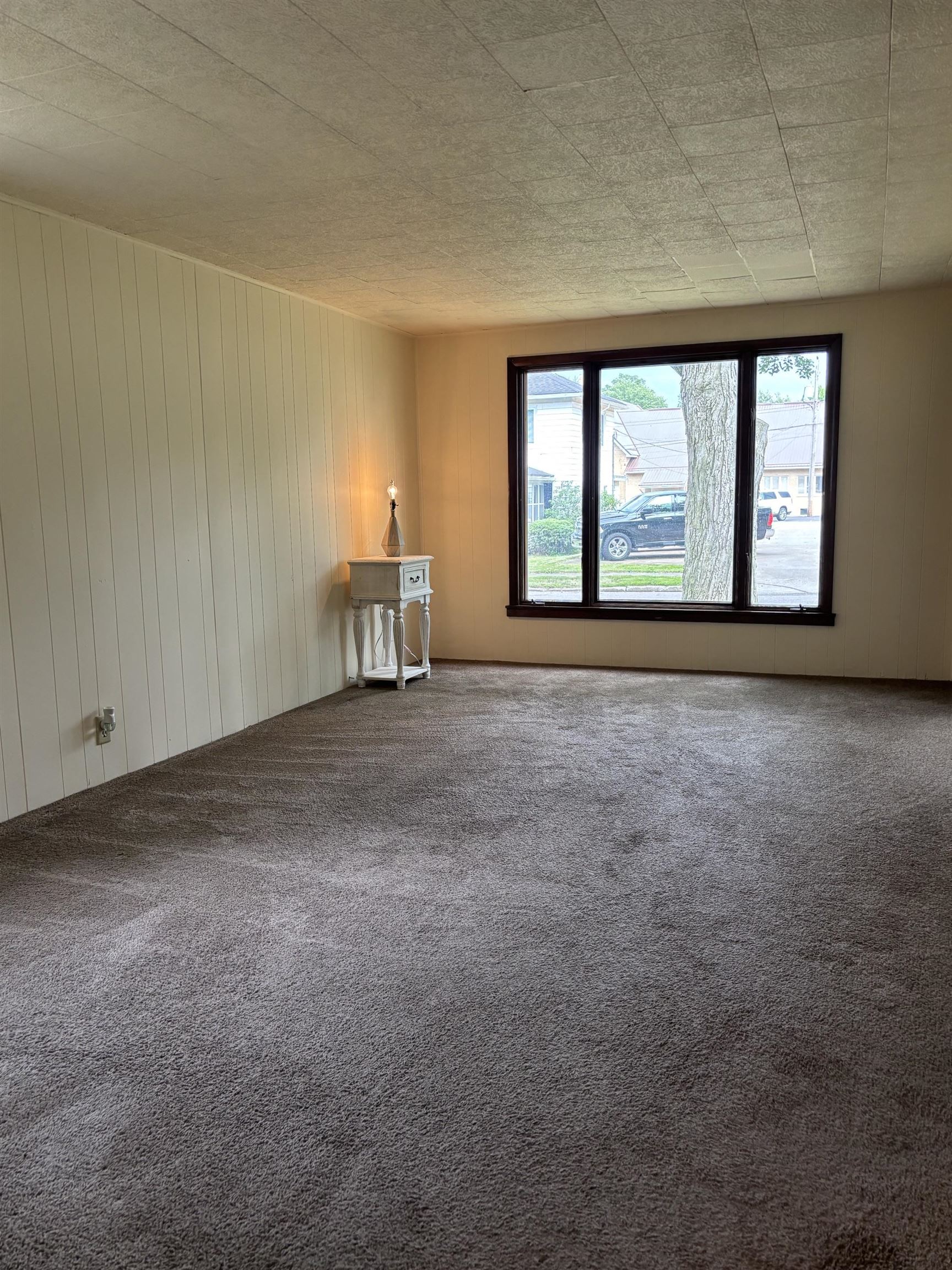 458 N Clark Street Nappanee IN 46550
