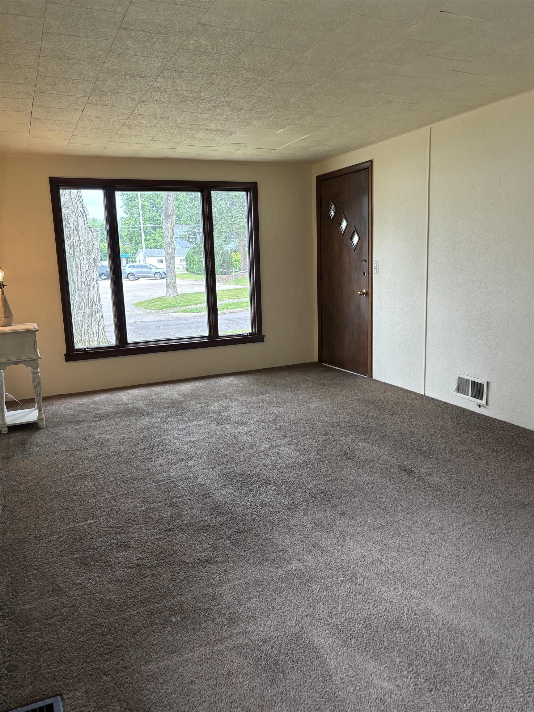 458 N Clark Street Nappanee IN 46550