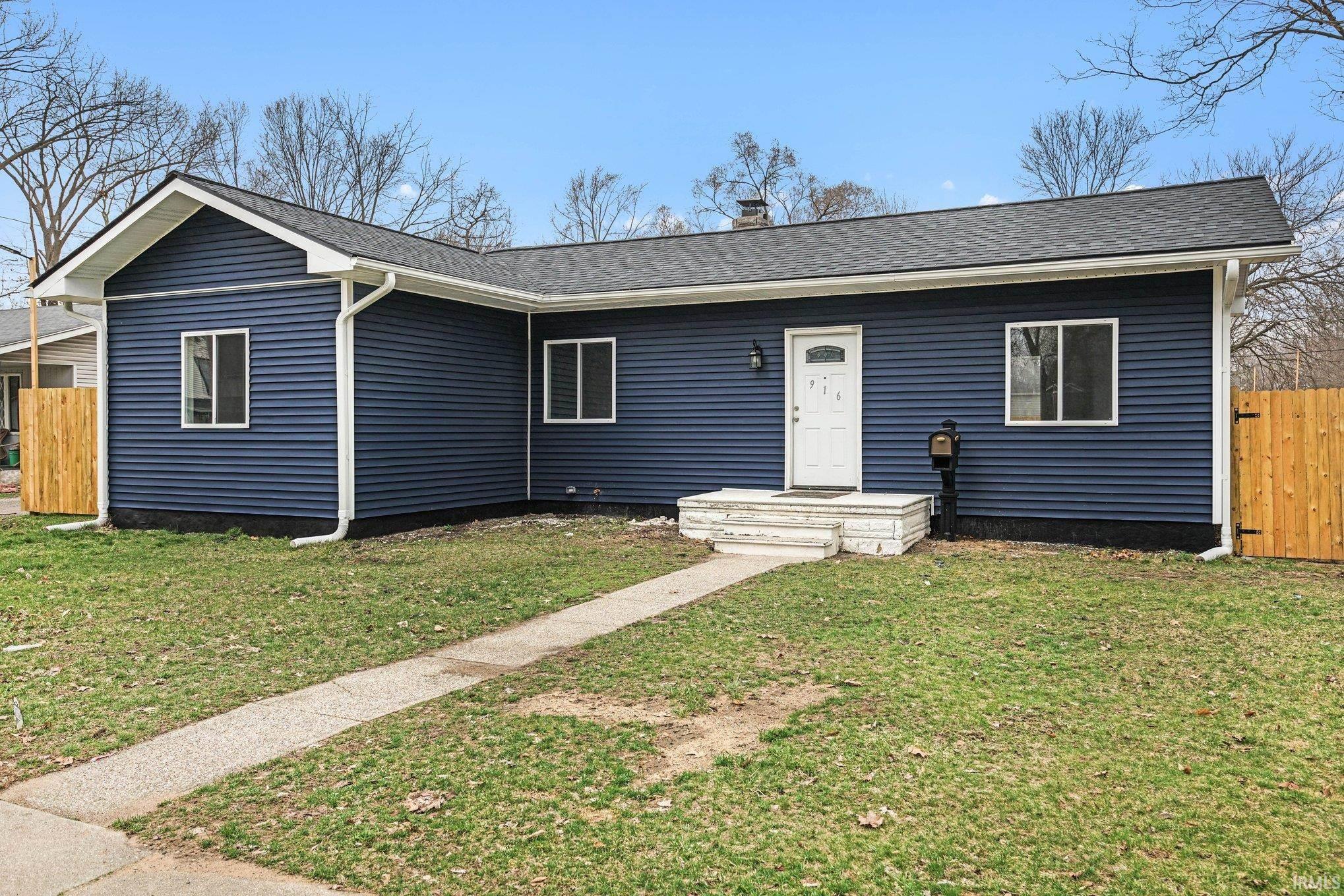 916 W Blaine Avenue Elkhart IN 46516