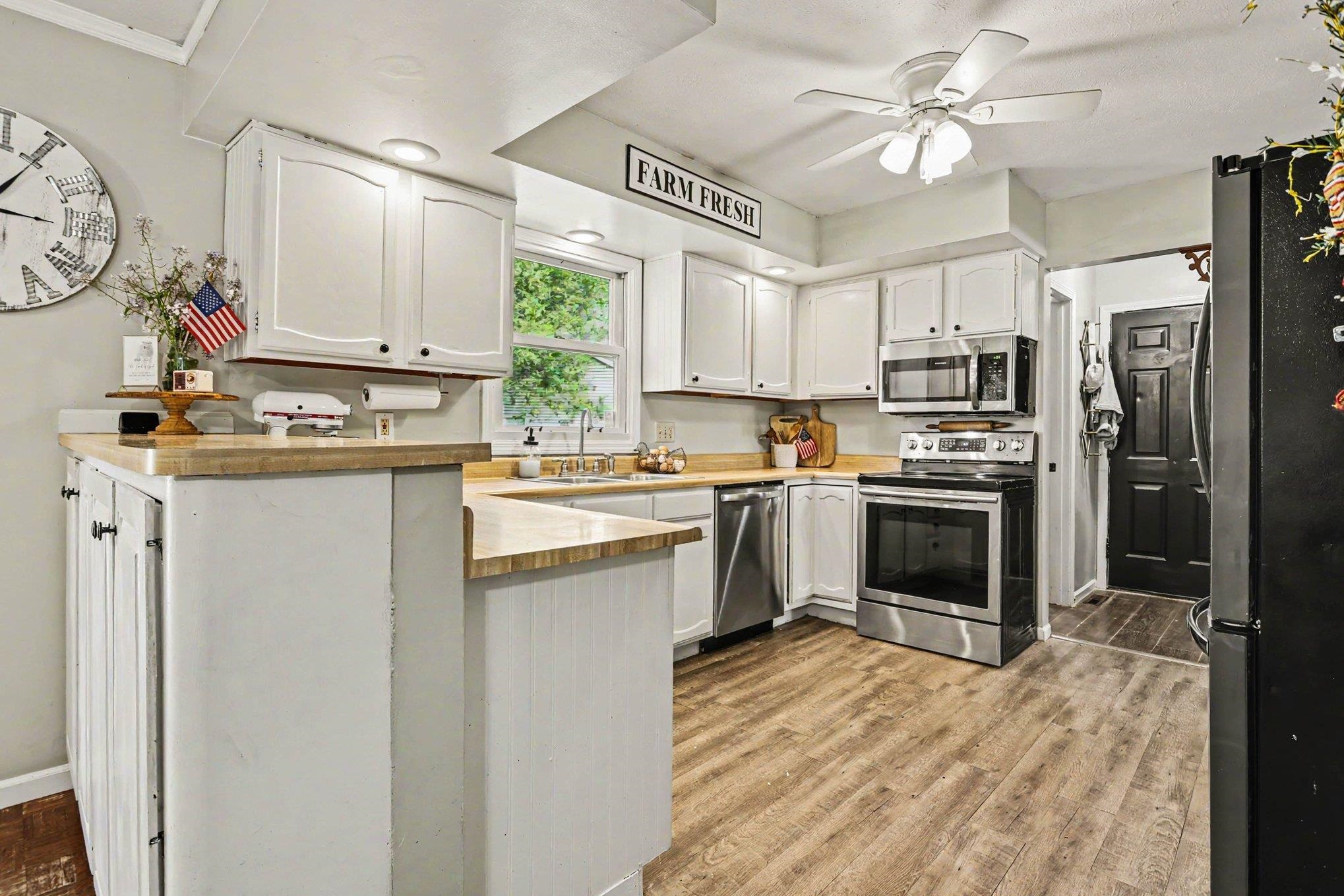 1802 Cross Creek Drive South Bend IN 46628