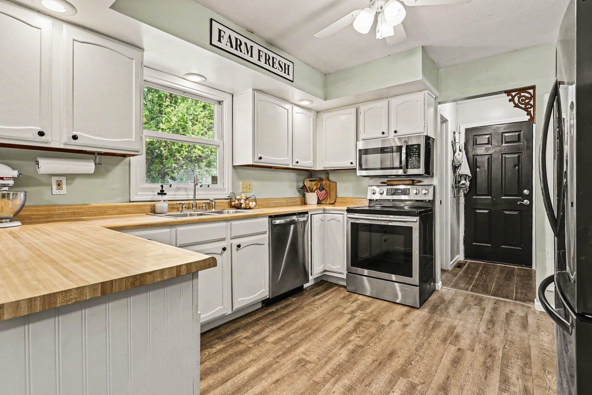 1802 Cross Creek Drive South Bend IN 46628