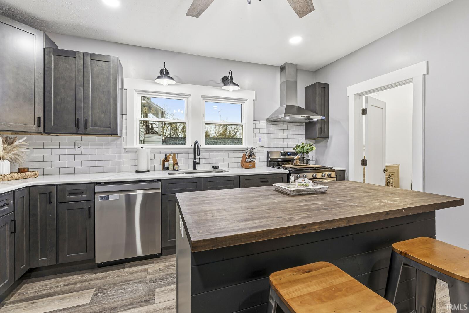403 E Centennial Street Nappanee IN 46550