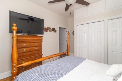 453 N Washington Street Knightstown IN 46148