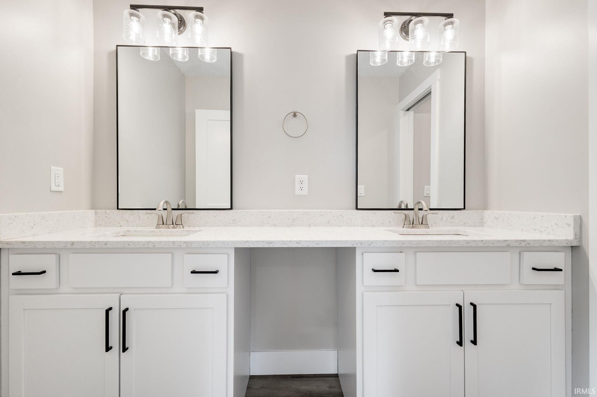 52520 East Trail South Bend IN 46628