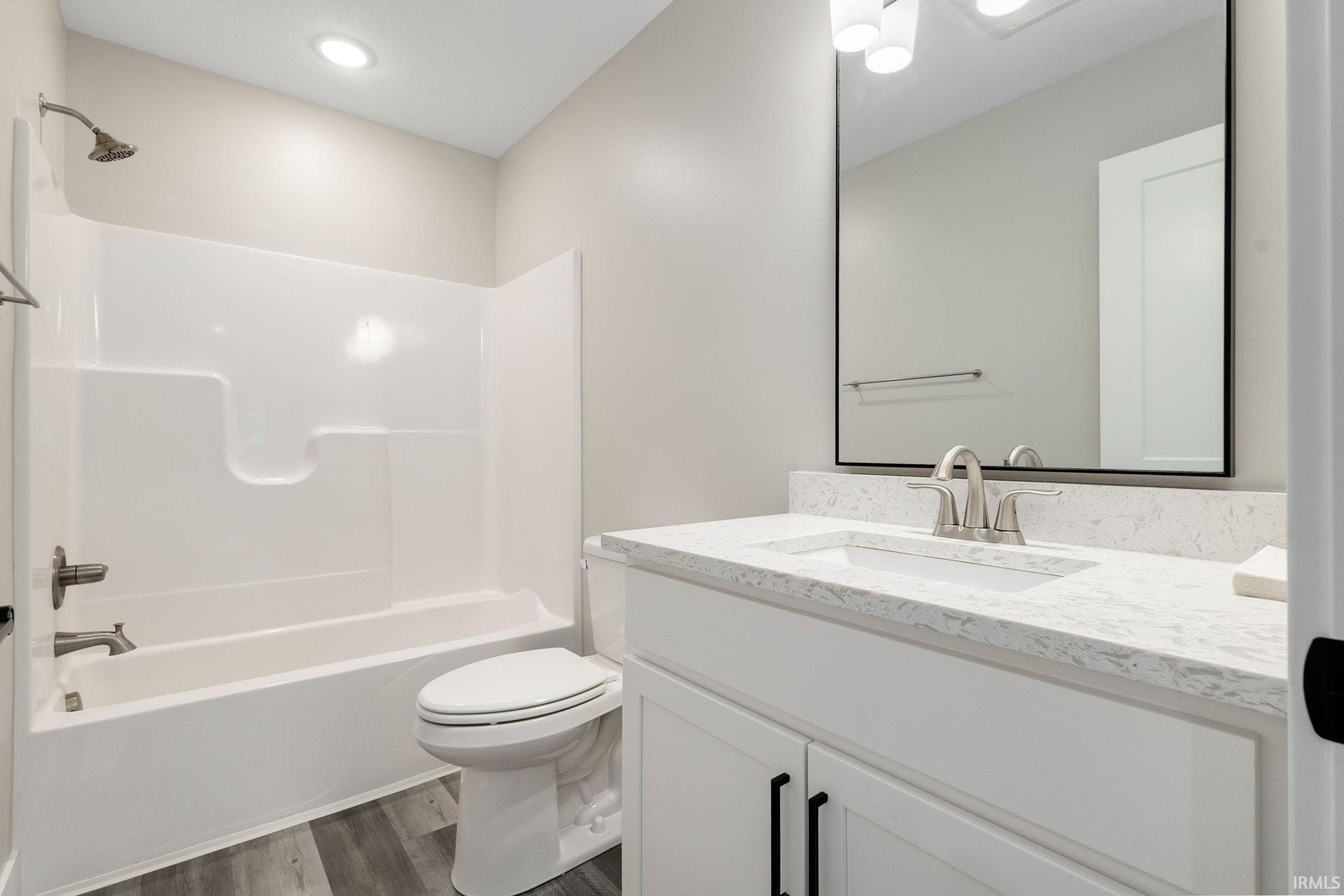 52520 East Trail South Bend IN 46628