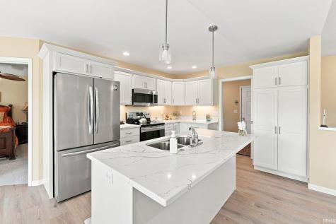2633 E Lilly Court Warsaw IN 46582
