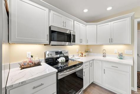 2633 E Lilly Court Warsaw IN 46582