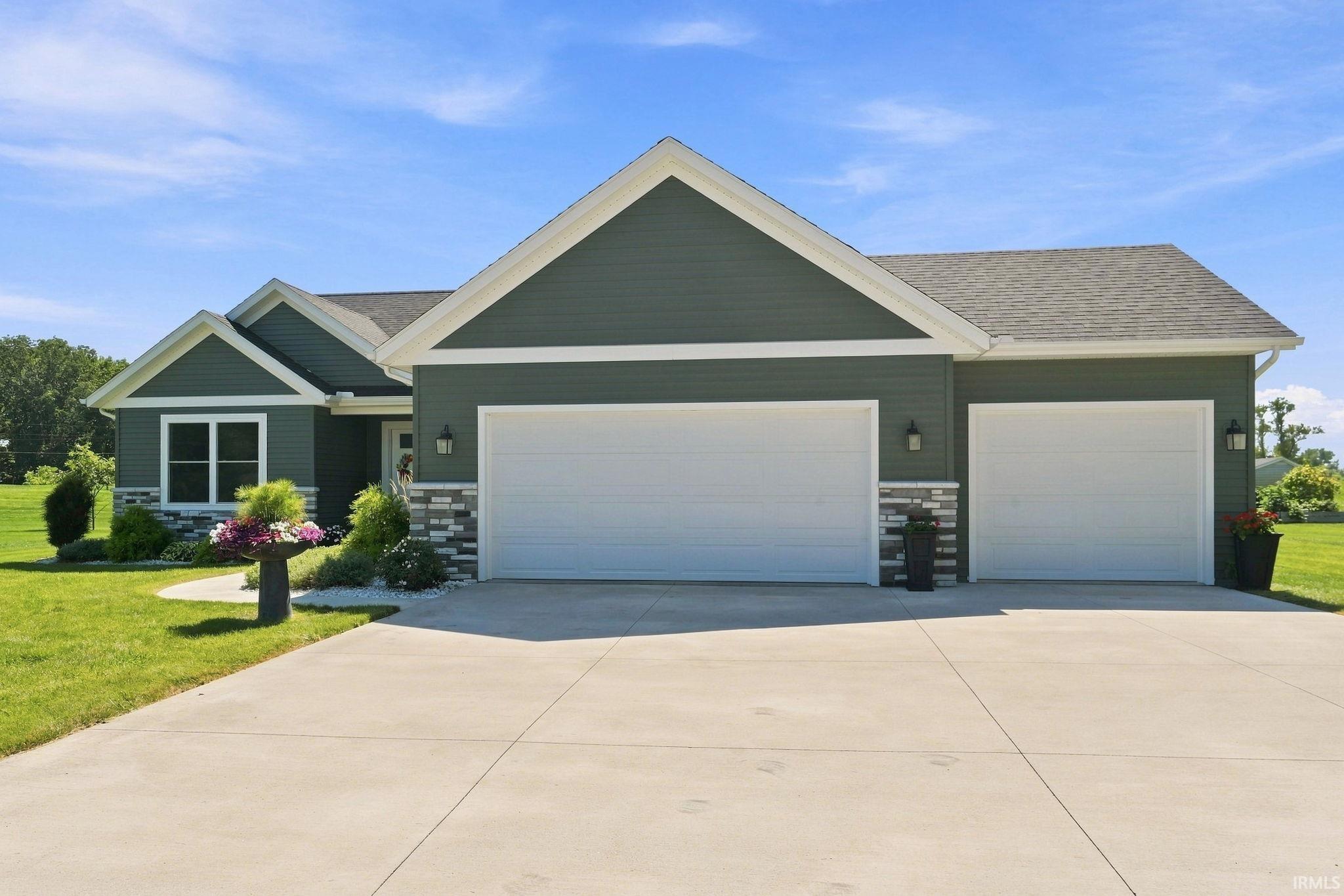 2633 E Lilly Court Warsaw IN 46582