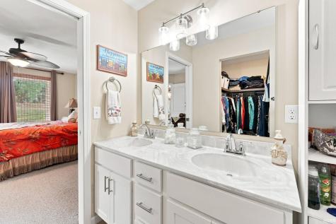 2633 E Lilly Court Warsaw IN 46582