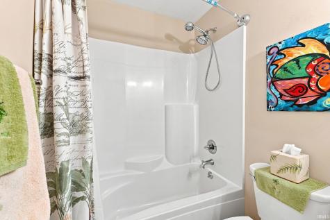 2633 E Lilly Court Warsaw IN 46582