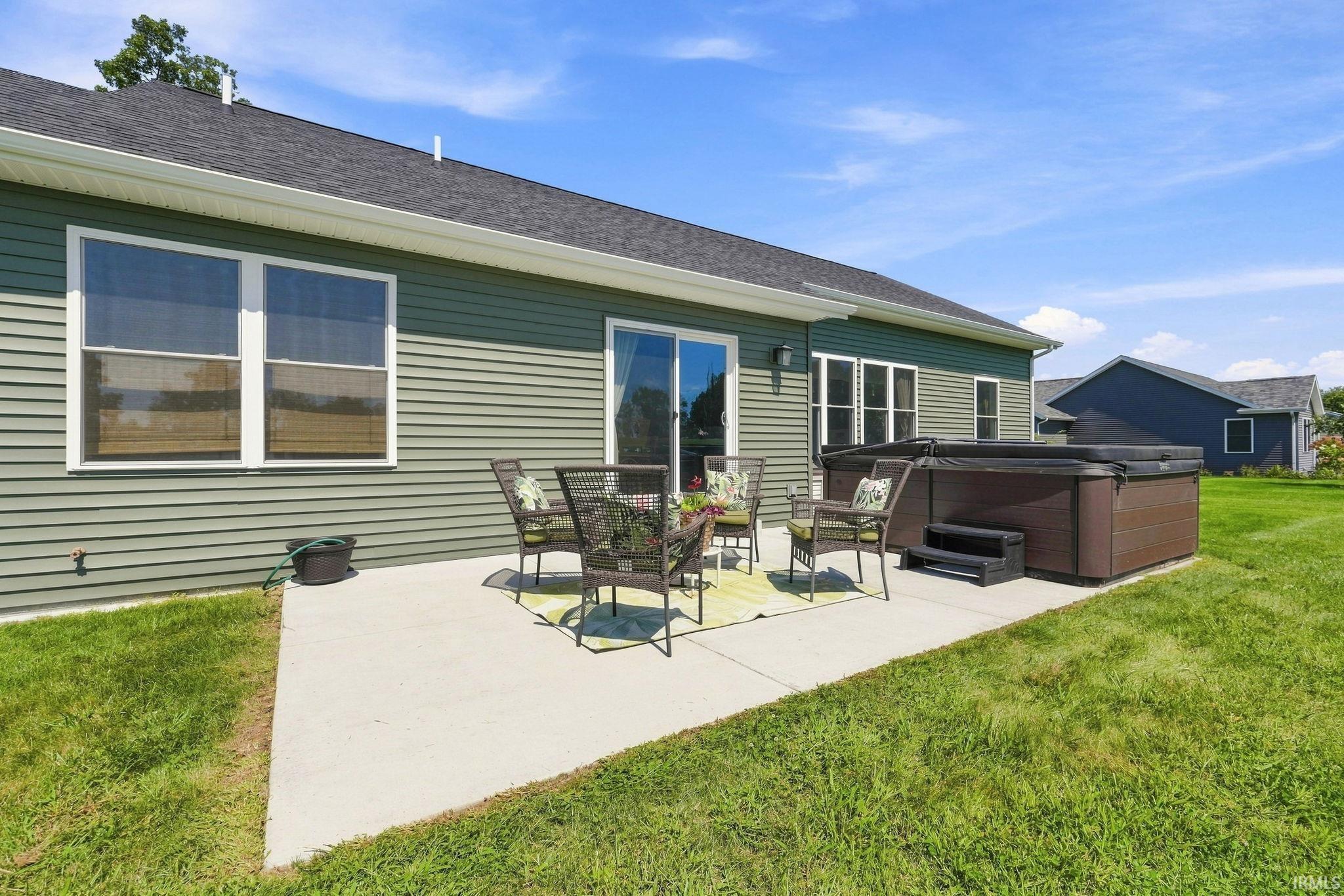 2633 E Lilly Court Warsaw IN 46582