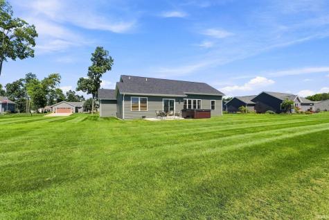 2633 E Lilly Court Warsaw IN 46582
