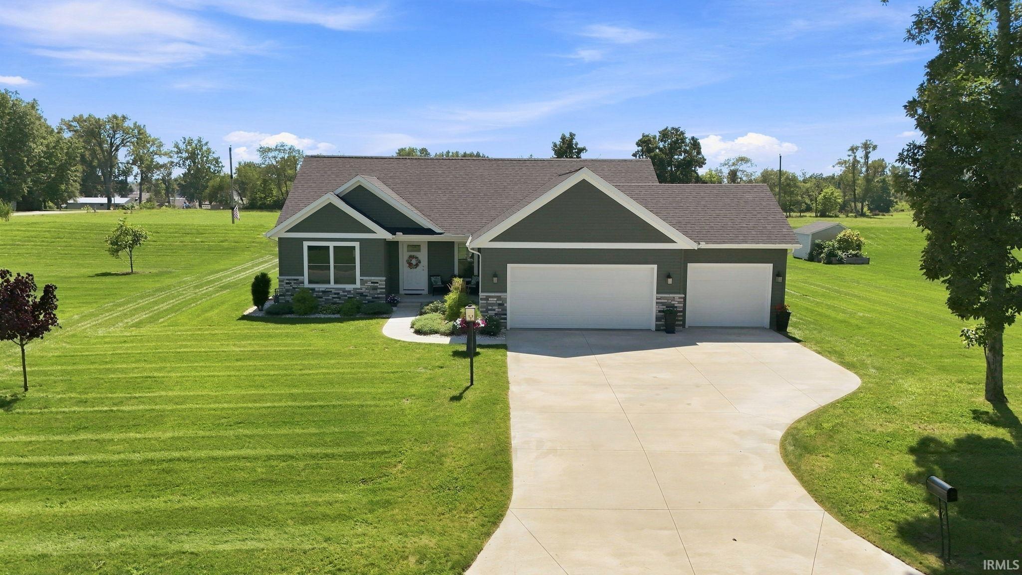 2633 E Lilly Court Warsaw IN 46582