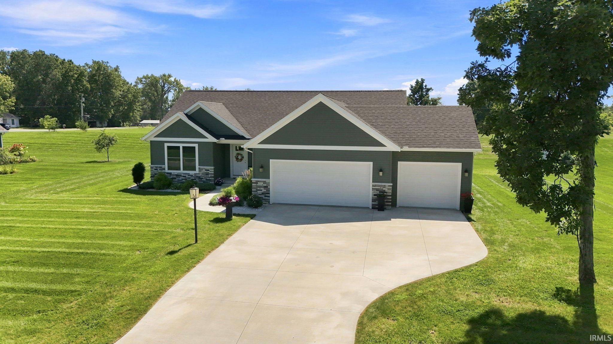 2633 E Lilly Court Warsaw IN 46582